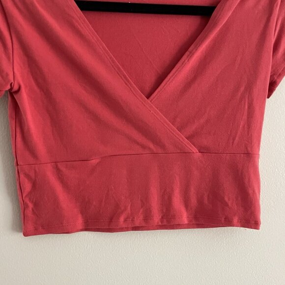Pacsun Basics Women S Red Casual Short Sleeve V-Neck Surplice Wrap Crop T-Shirt - Picture 2 of 8